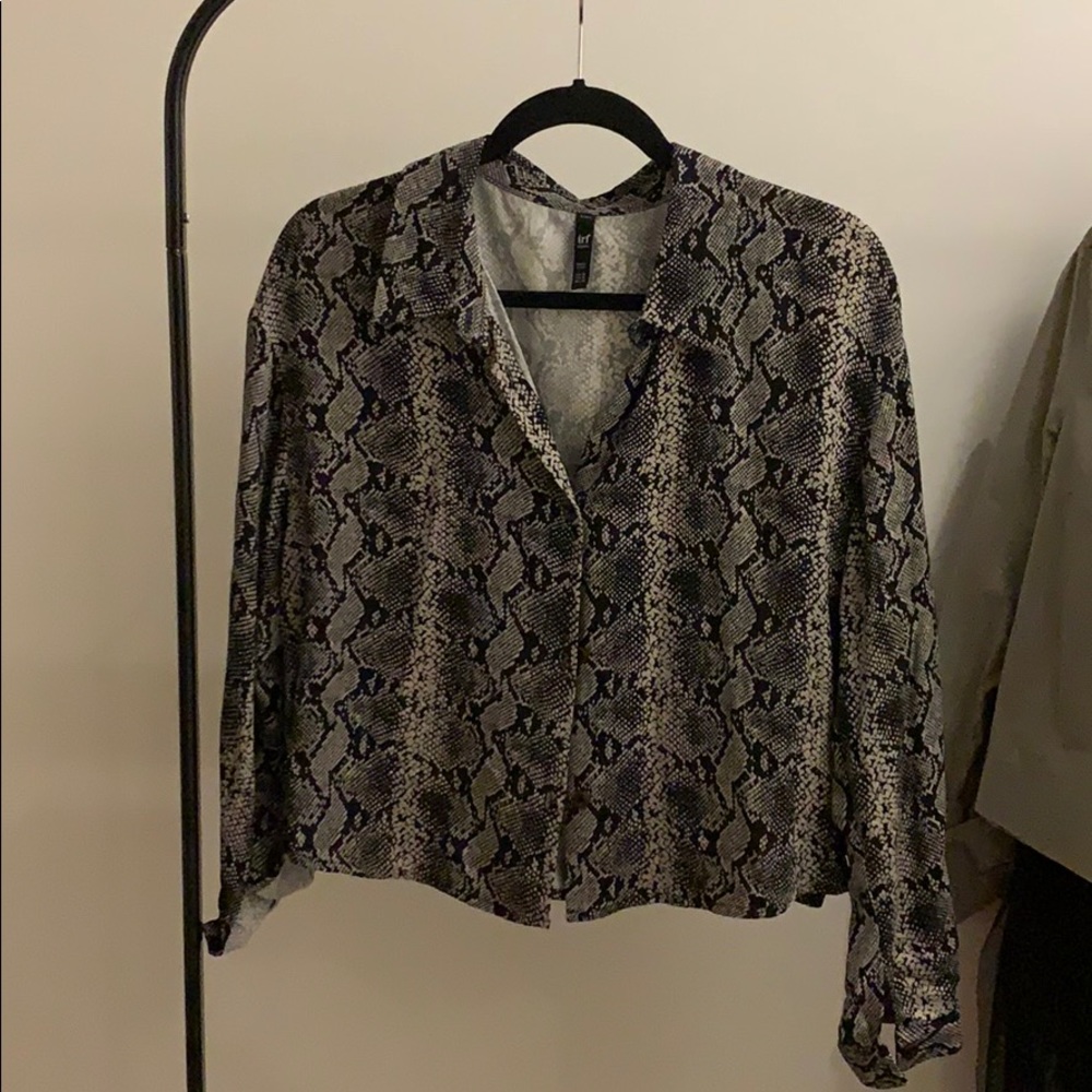 Snakeskin print button up - Picture 2 of 2